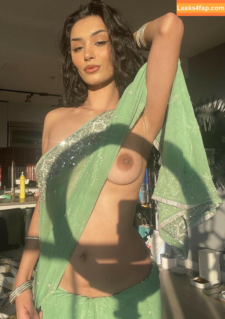 Hairy Women / HairyFairy420 / ig_naturals / pearlygirly06 leaked photo photo #4156