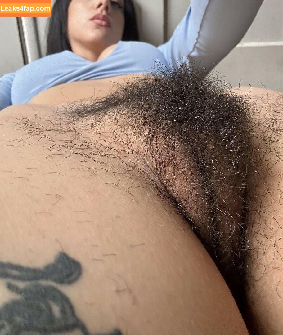 Hairy Women / HairyFairy420 / ig_naturals / pearlygirly06 leaked photo photo #4164