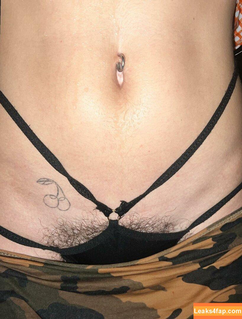 Hairy Women / HairyFairy420 / ig_naturals / pearlygirly06 leaked photo photo #4422