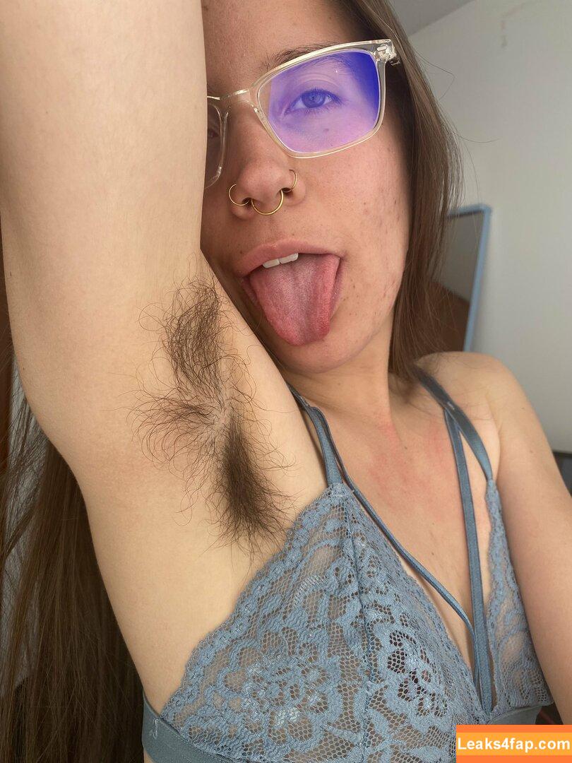 Hairy Women / HairyFairy420 / ig_naturals / pearlygirly06 leaked photo photo #4484