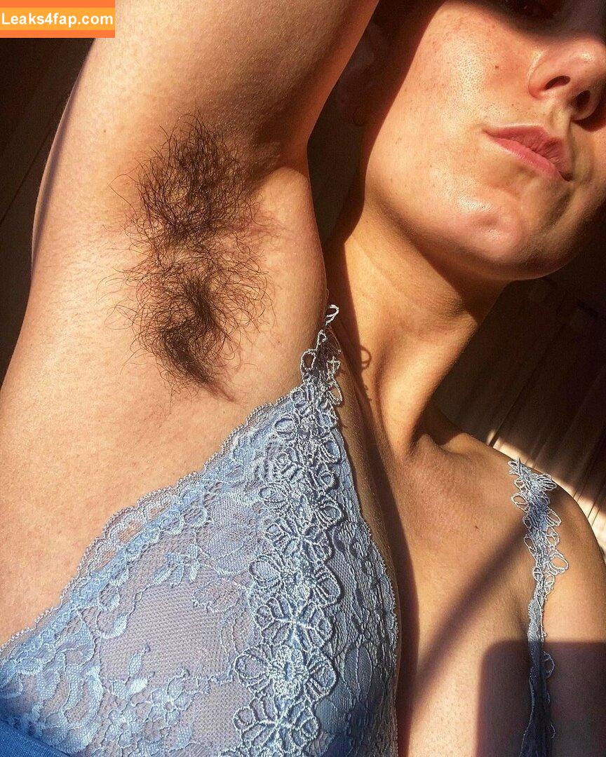 Hairy Women / HairyFairy420 / ig_naturals / pearlygirly06 leaked photo photo #4733