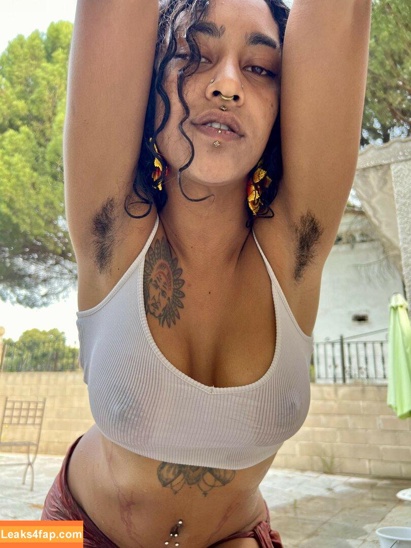 Hairy Women / HairyFairy420 / ig_naturals / pearlygirly06 leaked photo photo #4979