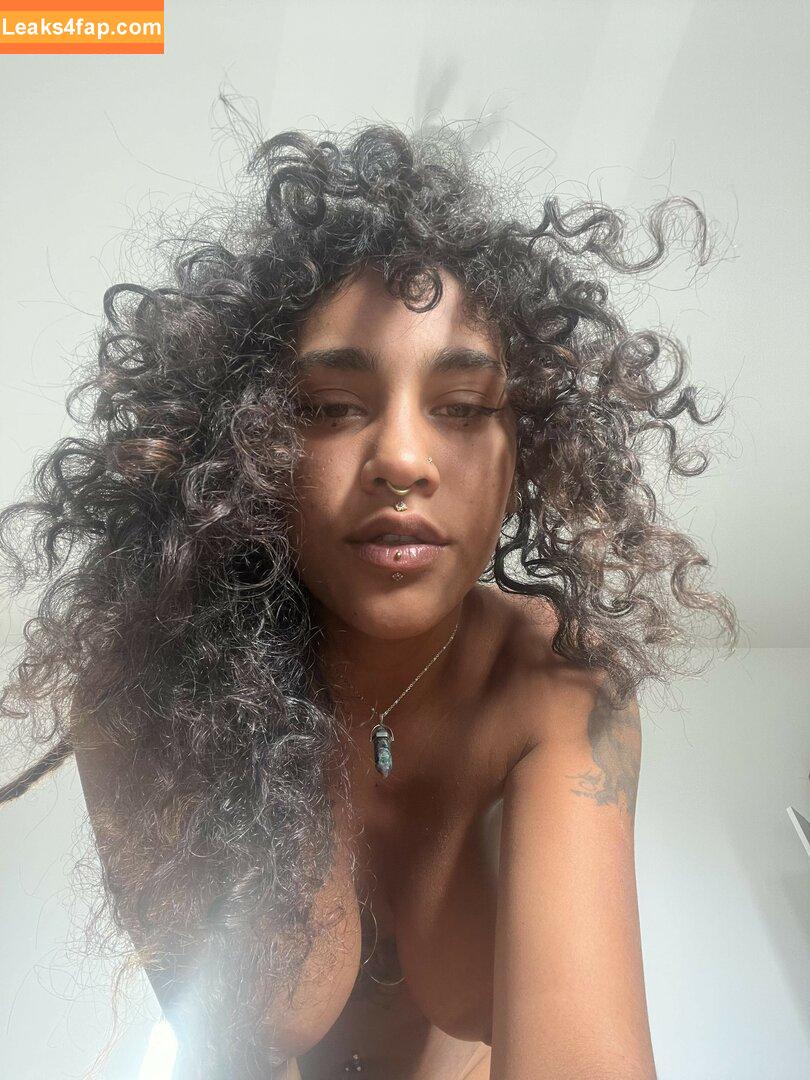 Hairy Women / HairyFairy420 / ig_naturals / pearlygirly06 leaked photo photo #4985