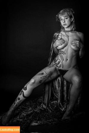 Hairy Women photo #4198