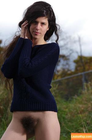 Hairy Women photo #4668