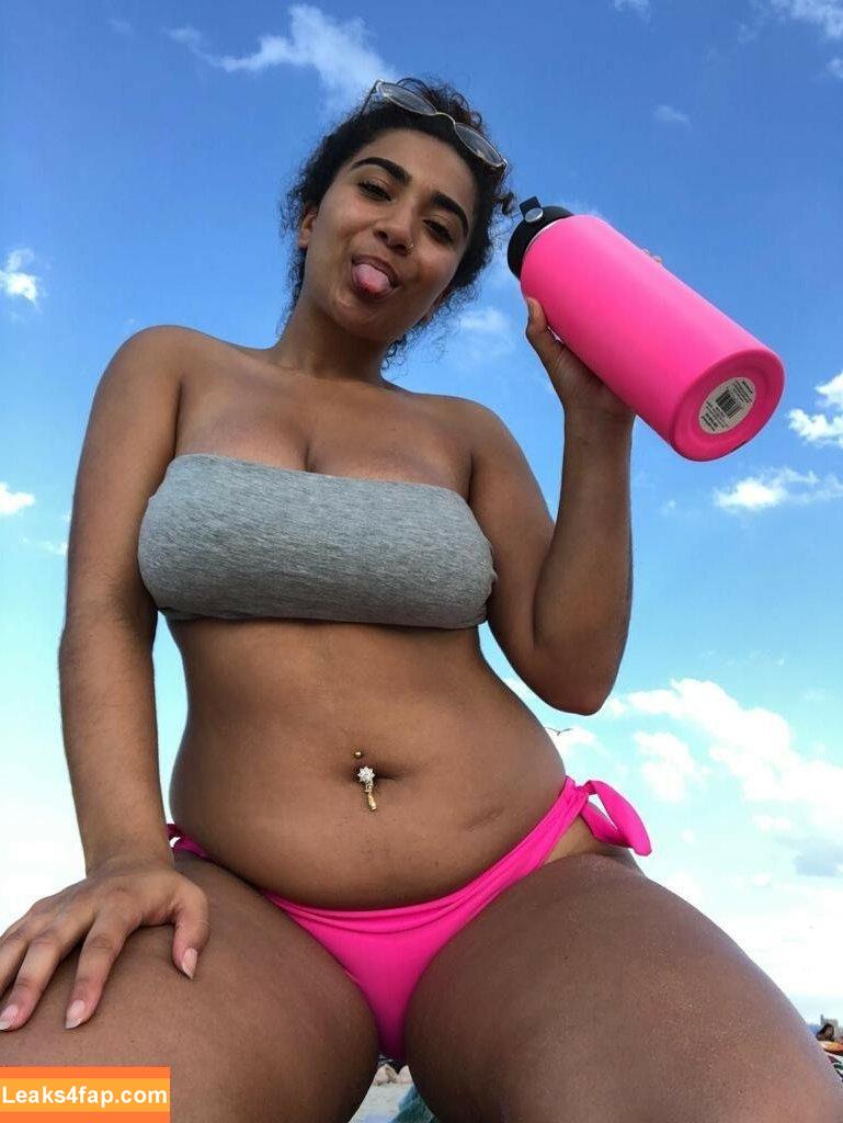 Hairy Women / HairyFairy420 / ig_naturals / pearlygirly06 leaked photo photo #5259