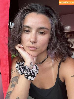 Hairy Women photo #5031