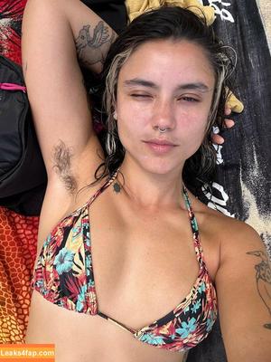 Hairy Women photo #5039