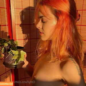 Hairy Women photo #5083