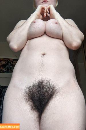 Hairy Women photo #5302