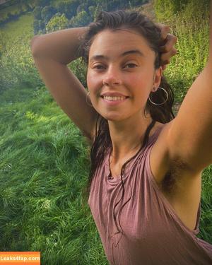 Hairy Women photo #5319