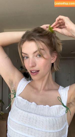Hairy Women photo #5738