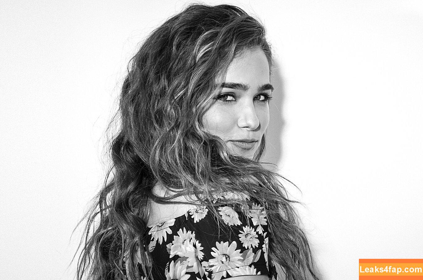 Haley Lu Richardson / haleyluhoo leaked photo photo #0036