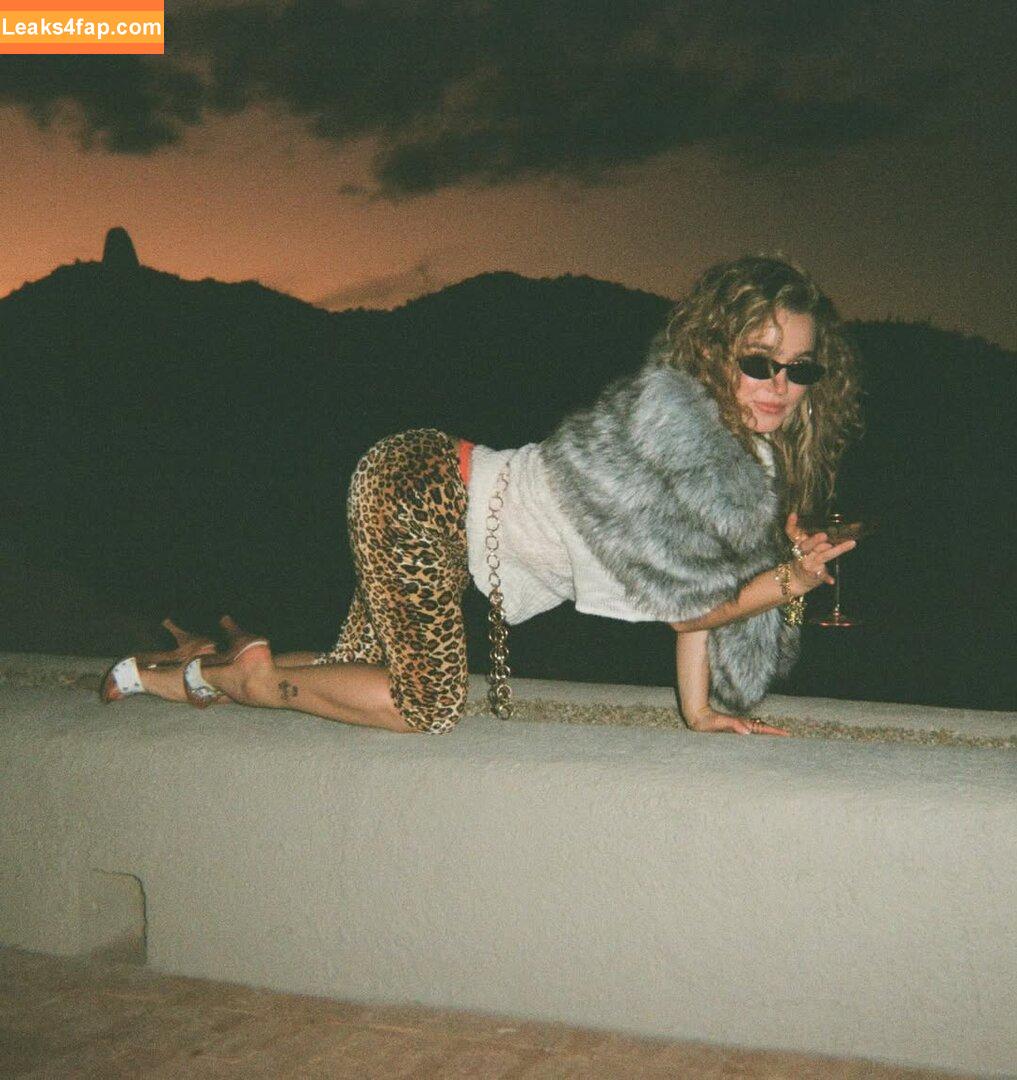 Haley Lu Richardson / haleyluhoo leaked photo photo #0409