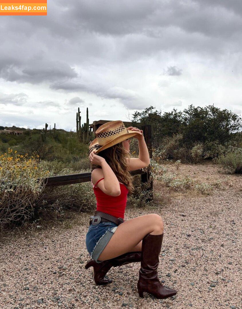 Haley Lu Richardson / haleyluhoo leaked photo photo #0434