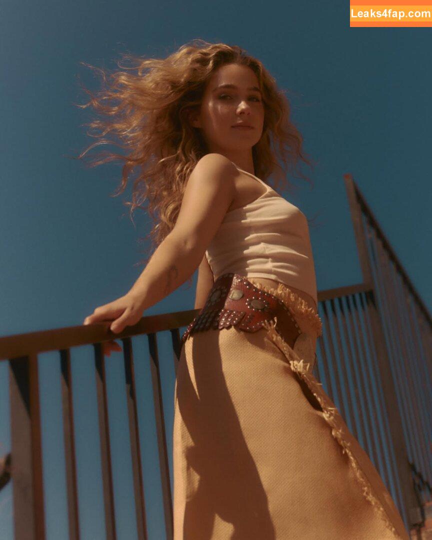 Haley Lu Richardson / haleyluhoo leaked photo photo #0473