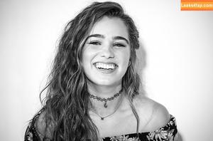 Haley Lu Richardson photo #0033