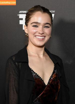 Haley Lu Richardson photo #0074