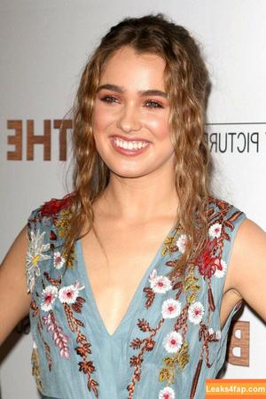 Haley Lu Richardson photo #0281