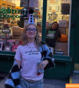 Haley Lu Richardson photo #0394