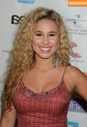 Haley Reinhart photo #0034