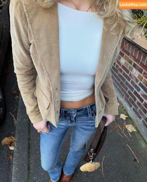 Haley Robinson photo #0068