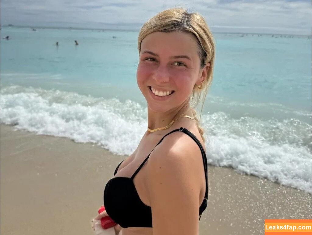 halieywelch /  leaked photo photo #0017