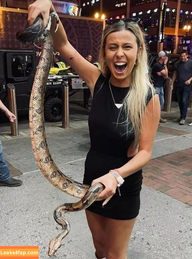halieywelch /  leaked photo photo #0021