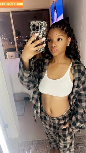 Halle Bailey фото #1042