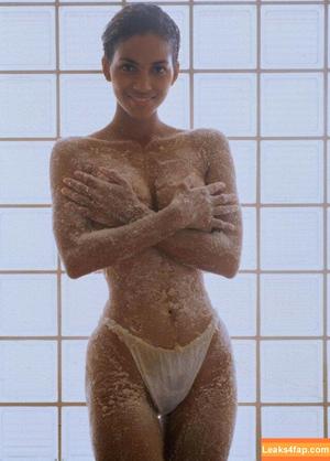 Halle Berry photo #0028