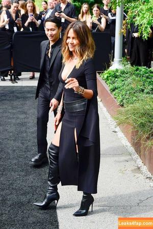 Halle Berry photo #0108