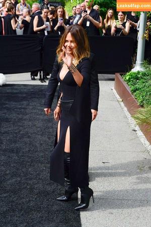 Halle Berry photo #0110