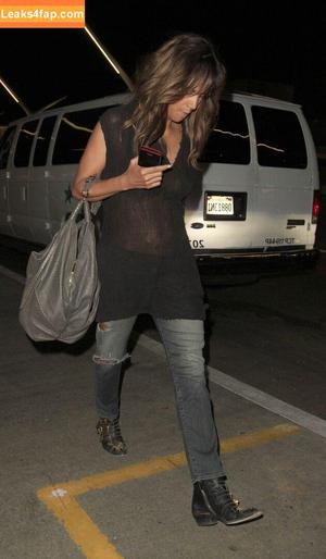 Halle Berry photo #0352