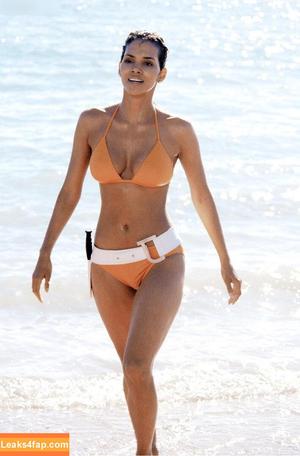 Halle Berry photo #0365