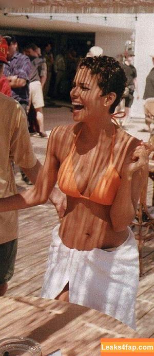 Halle Berry photo #0368