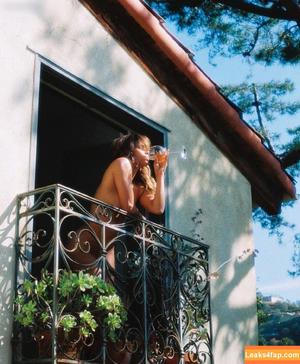 Halle Berry photo #0369