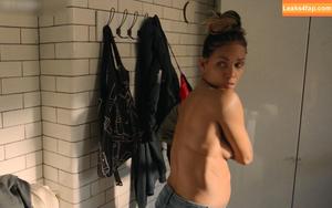 Halle Berry photo #0380