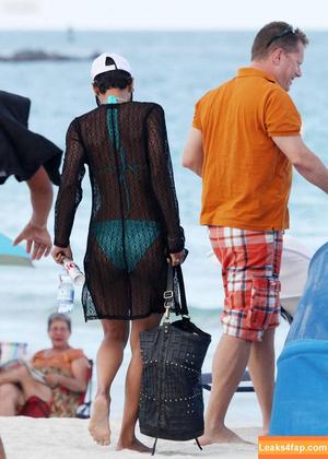 Halle Berry photo #0398