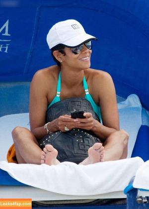 Halle Berry photo #0402