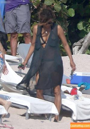 Halle Berry photo #0421
