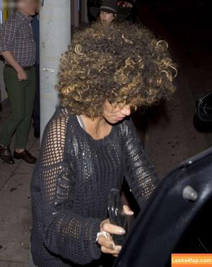 Halle Berry photo #0441
