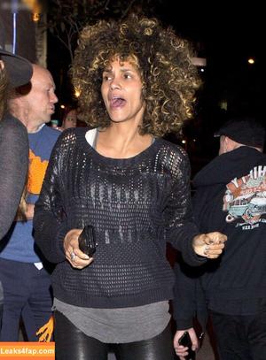 Halle Berry photo #0442