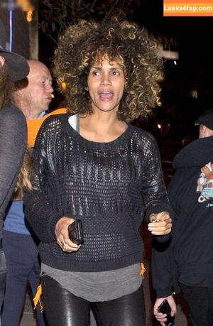 Halle Berry photo #0443