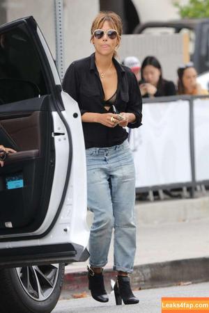 Halle Berry photo #0455