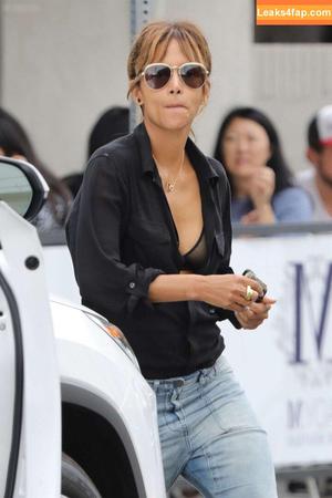 Halle Berry photo #0465