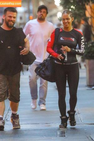 Halle Berry photo #0470