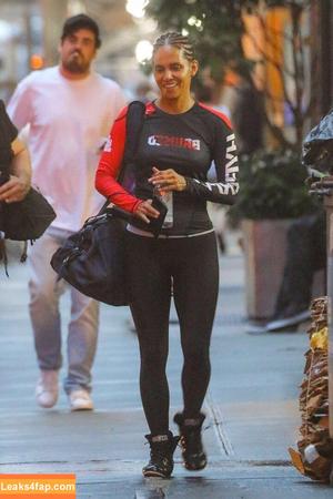 Halle Berry photo #0475