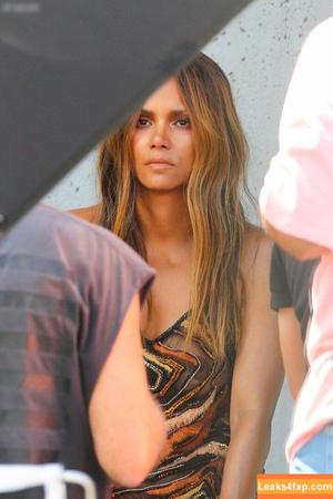 Halle Berry photo #0487