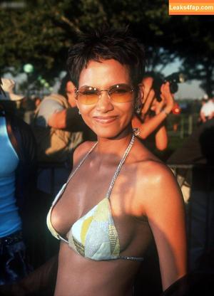 Halle Berry photo #0711