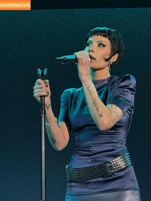 Halsey photo #0234